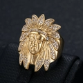 Anillo hip hop bañado en oro con cabeza de jefe indio y cristales brillantes - US 7 / Dorado