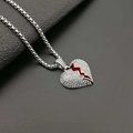 Collana hip hop placcata oro con ciondolo a cuore spezzato e dettagli in smalto rosso - Ciondolo Singolo Color Argento
