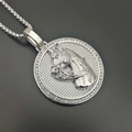 Collana con medaglione a rilievo testa di cavallo in argento e bordo tondo di cristalli - Ciondolo Tono Argento Solo (Senza Catena)
