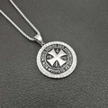 Pendentif croix de templier argenté avec strass et devise latine gravée sur le pourtour - Pendentif Seul-Argenté Avec Strass (Sans Chaîne)
