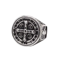 Anello con medaglia di San Benedetto in acciaio al titanio con incisione a croce retrò - US 7 / Color Acciaio