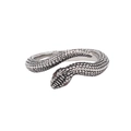 Anello vintage a serpente in argento con occhi di gemme rosse e texture dettagliata - US 7 / Color Acciaio
