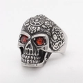 Bague crâne vintage pour homme avec yeux en pierre rouge et gravure gothique - US 7 / Bague Yeux Rouges