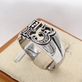 Retro-Silberring aus Edelstahl mit einem Vintage-Hohl-Design der Nummer 13 - US 7 / Stahlfarbe