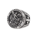 Anello retrò San Michele in acciaio con design angelo a rilievo e dettagli a croce laterali - US 7 / Color Acciaio