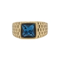 Detalle de anillo dorado para hombre con gema azul cuadrada y banda con textura grabada - Dorado con circón azul lago