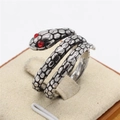 Anillo de serpiente retro plateado con ojos de cristal rojo y escamas detalladas - US 7 / Color Acero Ojo Rojo