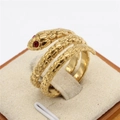 Anillo de serpiente dorado retro con textura de escamas y ojos de piedra roja - Dorado (Ojos Rojos)