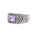 Anillo de hombre de acero de titanio con gema púrpura cuadrada y banda plateada texturizada - Tono Plateado Piedra Violeta Claro