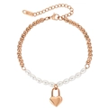 Bracciale minimalista con perle e oro rosa con pendente a cuore e incisione K18 fine - Oro rosa