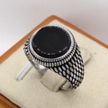 Vintage silver-tone titanium ring featuring a round black onyx stone with scale textures - US 7 / Steel Black Stone