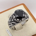 Retro roestvrijstalen ring met een grote zwarte edelsteen en sierlijke krulpatronen - US 7 / Zwarte Steen