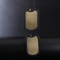 Piastrine militari in bronzo spazzolato con silenziatori neri su una catena a sfere nera - Bronzo Liscio
