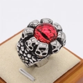 Anello teschio punk gotico con occhio del diavolo rosso in acciaio inox vintage - US 8 / Occhi Rossi