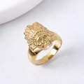 Anillo retro de acero de titanio dorado con diseño de calavera india y tocado de plumas - US 7 / Dorado