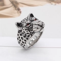 Anillo de cabeza de leopardo retro para hombre en acero inoxidable con ojos de piedras rojas - US 7 / Color Acero