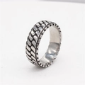 Vintage silver-tone wide band ring with textured scale pattern in a minimalist retro style - US 7 / Steel