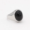 Anello in argento lucido con gemma nera ovale in uno stile vintage minimalista - US 7 / Acciaio Pietra Nera