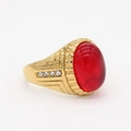 Bague vintage en acier doré avec grand rubis ovale et détails en pierres latérales - US 7 / Or Pierre Rouge