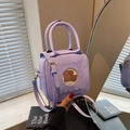 Petit sac carré violet brillant avec fenêtre chiot et bandoulière réglable - Violet