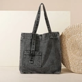Borsa tote vintage in denim grigio scuro con tasca decorativa e cinturino ad anello D - Nero