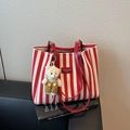 Rood-wit gestreepte canvas shopper met leren handvatten en een schattige berenhanger - Met Hanger / Rood