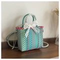Petit sac cabas tissé vert avec motifs géométriques et nœud en dentelle blanc - Vert