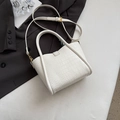 Secchiello bianco effetto coccodrillo chic con finiture oro e tracolla staccabile - Bianco Senza Pendente