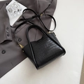 Elegante borsa a secchiello nera con trama a coccodrillo e dettagli in metallo dorato - Nero senza Ciondolo