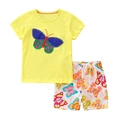 Set estivo da bambina con maglietta a farfalla giallo limone e pantaloncini bianchi stampati - Maglietta Gialla con Farfalla e Pantaloncini Stampati / 6 anni (120cm)