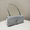 Elegante silberne Strass-Abendtasche mit Metallgriff und praktischem Umhängeriemen - Silber