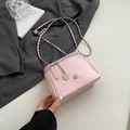 Sac bandoulière rose texturé avec chaîne et charm fleur de camélia argenté élégant - Rose Petit