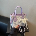 Small lavender leather bucket bag with white floral embroidery and pearl heart pendant - Purple With Pendant