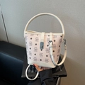 Secchiello bianco crema con stampa di orsetto e trama in pelle da donna - Bianco Sporco