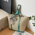 Beige strooien tas met groene pailletten en zwart gestippelde strik voor strand - Groen