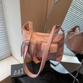 Roze geplooide lederen schoudertas met multi-pocket design en zilveren details - Roze