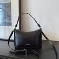 Borsa a tracolla nera minimalista in ecopelle con dettagli in metallo argento - Nero