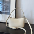Borsa a tracolla beige minimalista con tracolla regolabile e logo in metallo - Bianco Sporco