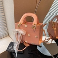 Sac à main rose avec broderie de marguerites et charme de perles en dentelle au miroir - Rose (Avec Charm)