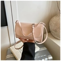 Chique lichtroze rechthoekige crossbodytas met minimalistisch flapontwerp en dunne riem - Roze