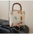 Sac à main vintage chinois beige avec broderie de poissons et poignée en bambou - Poisson Rouge Papillon Avec Pendentif