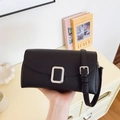 Sac bandoulière noir à motif litchi avec boucle argentée et bandoulière réglable - Noir