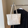 Sac fourre-tout chic texturé blanc crème sous l'aisselle avec fines bandoulières - Blanc Crème (Sans Pendentif)