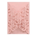 Dettaglio dell'invito di nozze rosa tagliato al laser con eleganti motivi in pizzo - 250g / Rosa Chiaro