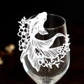 Détail d'un marque-place en papier découpé au laser pour décoration de verre de mariage - 9cm / Blanc
