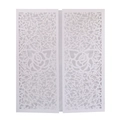 Elegante invito di nozze bianco tagliato al laser con motivi di rose e foglie su fondo bianco - Bianco