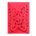 Détail de l'invitation rouge découpée au laser avec motifs de dentelle européenne - Rouge Perlé