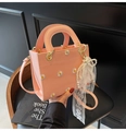 Sac à bandoulière rose avec broderie marguerite et nœud en dentelle de perles - Rose avec pendentif