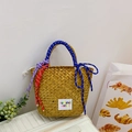 Borsa tote in paglia intrecciata marrone naturale con manici in cotone blu e nodi colorati - Blu