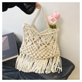 Χειροποίητη κρεμ βαμβακερή τσάντα με boho φούντες και γεωμετρικά υφαντά σχέδια - Ζαχαρί